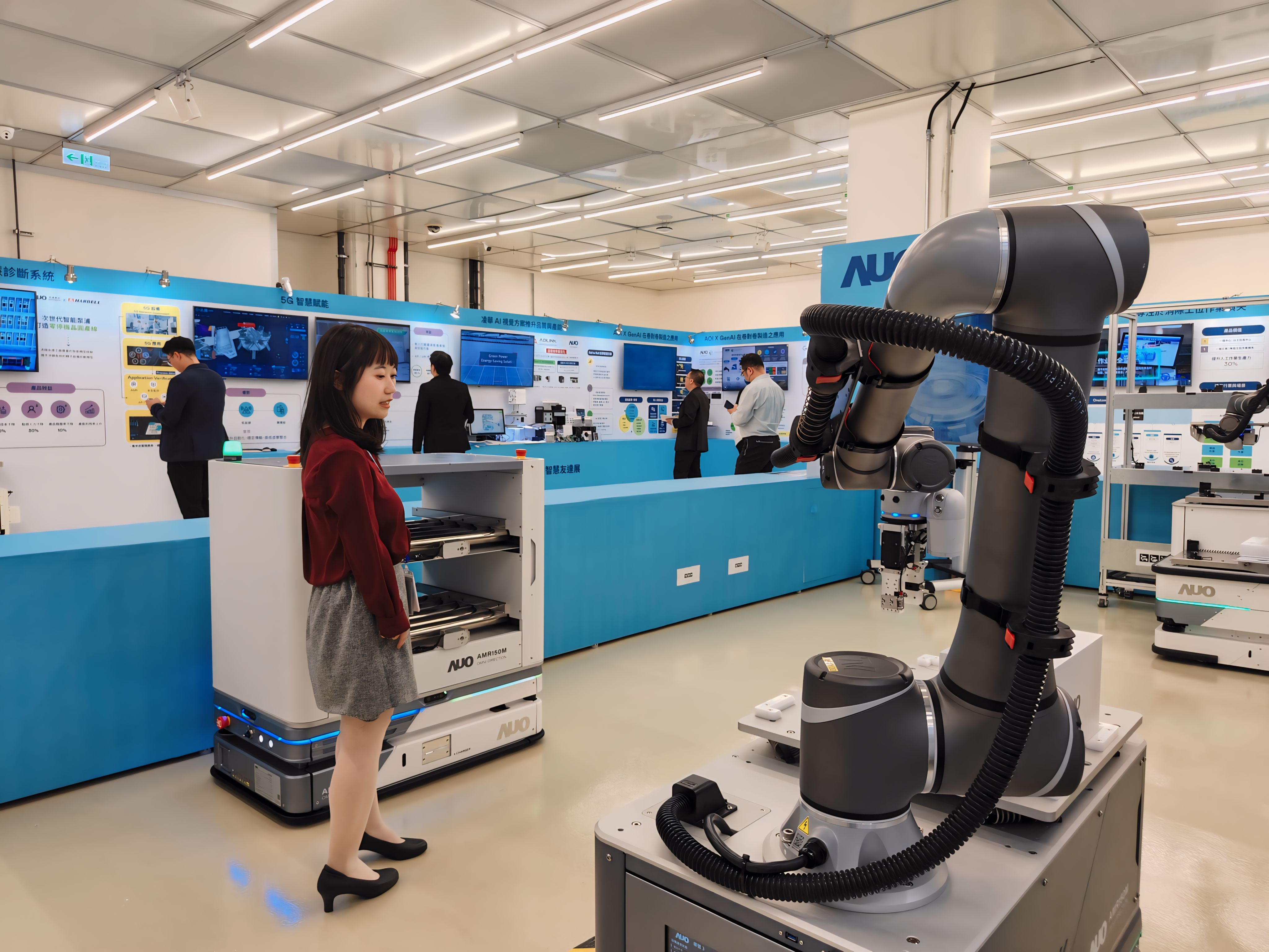 2024智能申博太陽城展邀集生態(tài)圈伙伴共同參展，從數(shù)字應用 、凈零減碳到能源發(fā)展，創(chuàng)造全方位永續(xù)商機 ，攜手生態(tài)圈伙伴邁向永續(xù)未來