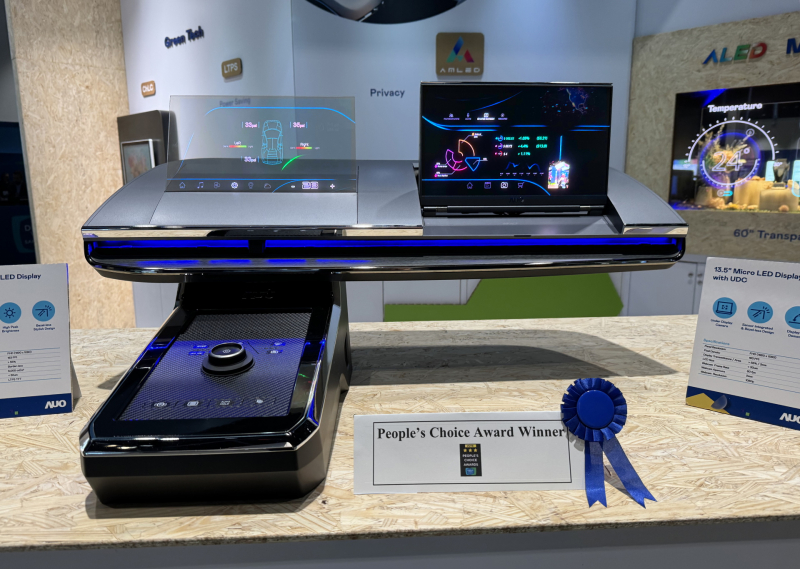 申博太陽城車用Micro LED Display HMI解決方案獲”最佳車用顯示獎(jiǎng)”，以用戶為中心開發(fā)，針對前座駕駛與乘客設(shè)計(jì)兼具娛樂與安全的高畫質(zhì)屏幕，包含車艙前座的Micro LED透明屏幕及全球首款內(nèi)建鏡頭的智慧Micro LED顯示器